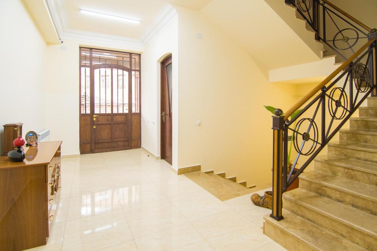 Tatev Hotel And Tours 예레반 외부 사진