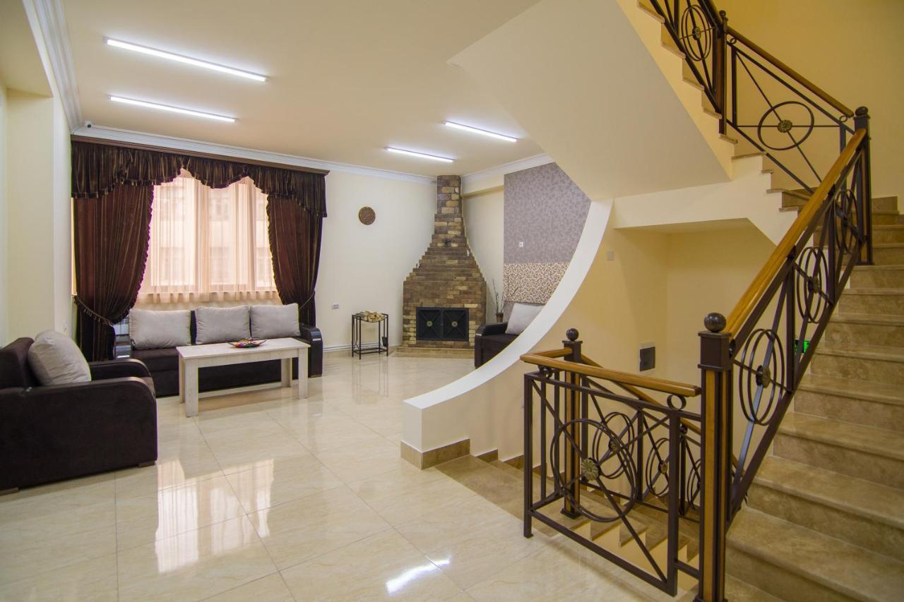 Tatev Hotel And Tours 예레반 외부 사진